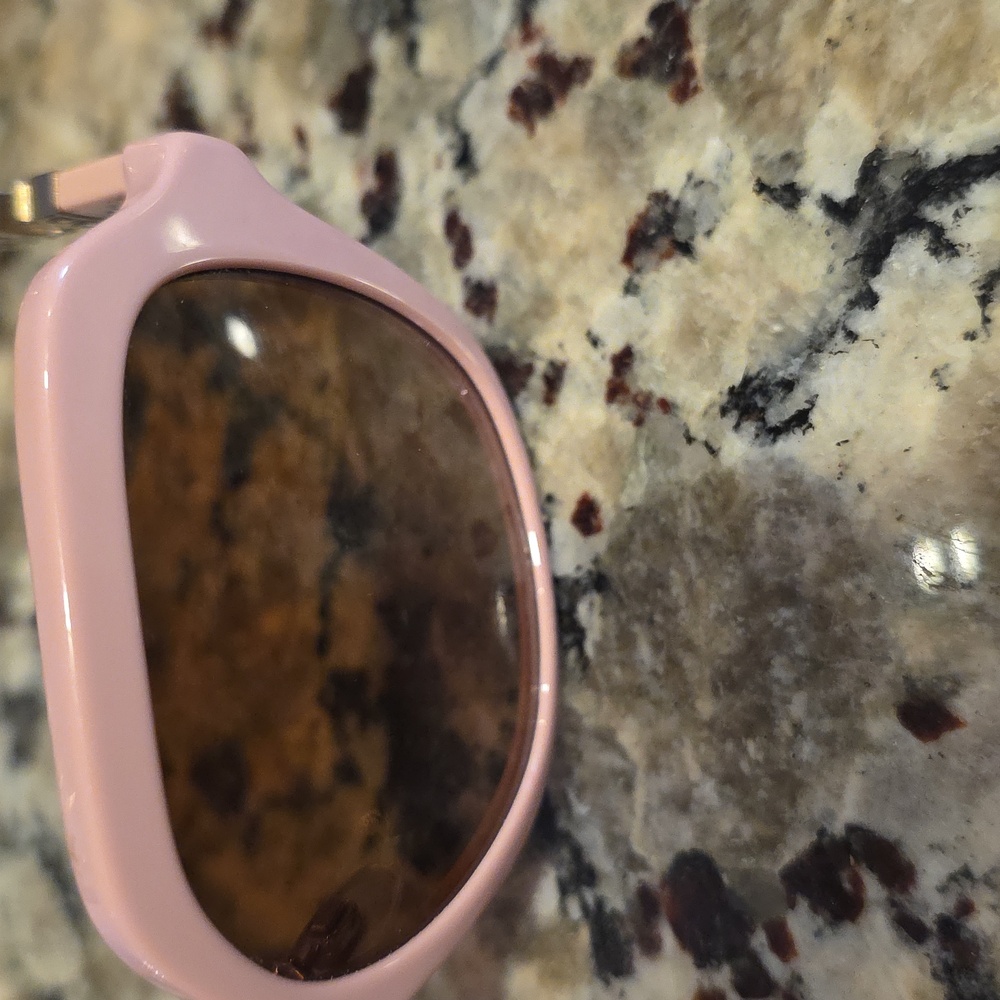 Burberry B4389-F Pink Oversized Sunglasses ( Read Description) - Picture 3 of 10